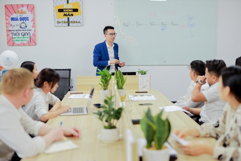 Giám đốc Nguyễn Thanh Bình: “Thời gian là tài sản quý giá và công bằng với tất cả mọi người, sử dụng hiệu quả sẽ cho ra thành quả nhất định”.