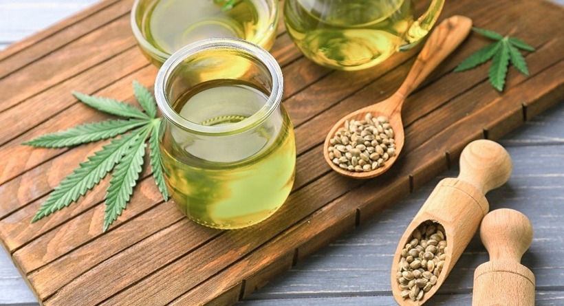 Dầu hạt gai dầu giúp cung cấp độ ẩm cho da một cách hiệu quả.