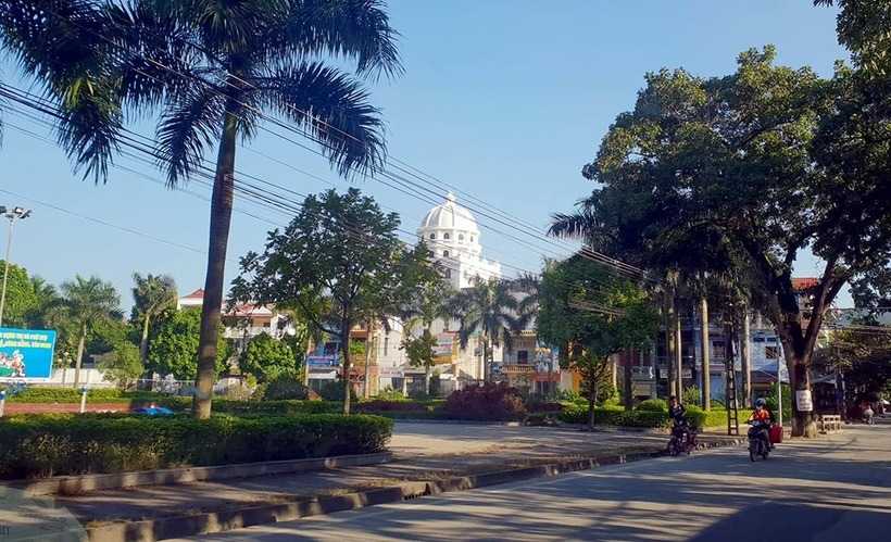 Căn biệt thự trắng nổi bật ở Phú Thọ