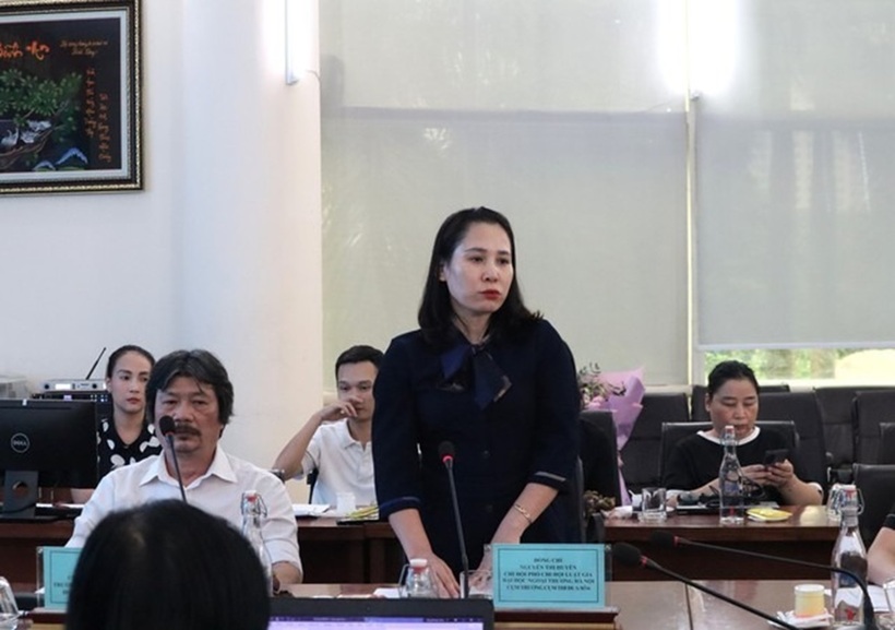 Đại diện Cụm trưởng Cụm thi đua số 6 Hội Luật gia Việt Nam phát biểu chúc mừng đại hội (Ảnh: Mạnh Quốc).