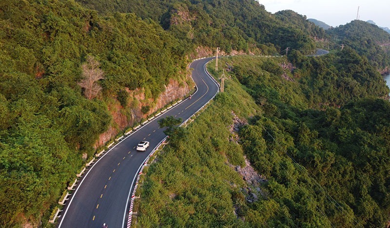 Khám phá những cung đường ven biển đẹp nhất miền Bắc - 1