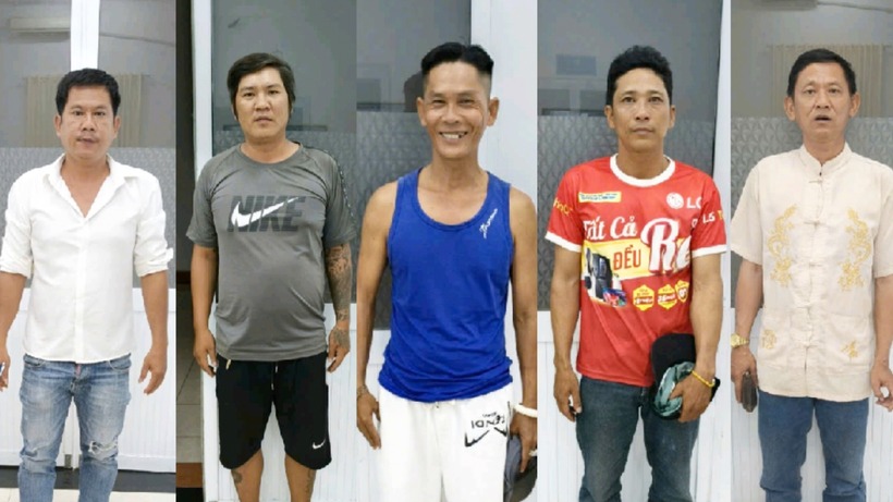 Từ trái qua phải, các đối tượng gồm: Phước, Lũy, Hiếu, Kỉnh và Tính. Ảnh: Giao Thông
