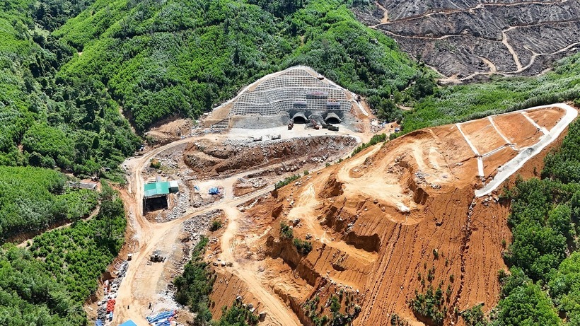 Thi công hầm Phượng Hoàng