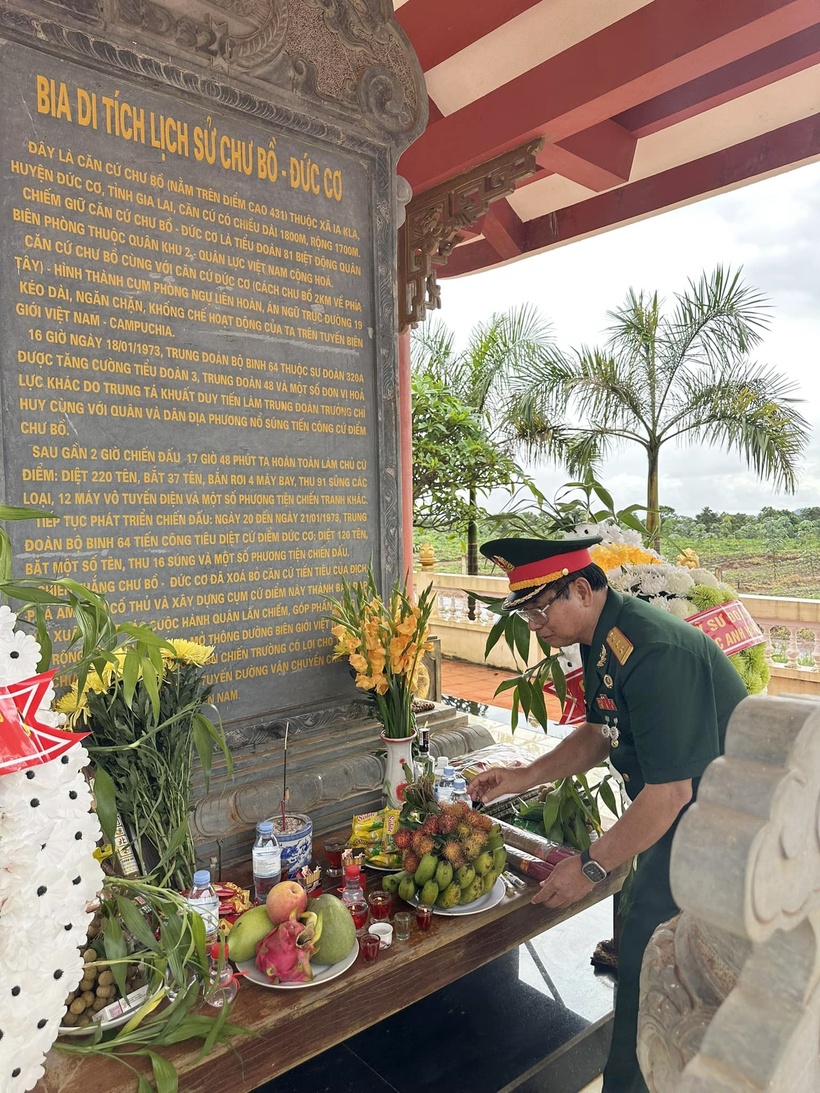 Ông Lê Mạnh Hải mong rằng thế hệ sau luôn nhớ đến những người chiến sĩ dũng cảm đã hy sinh mình vì Tổ quốc.