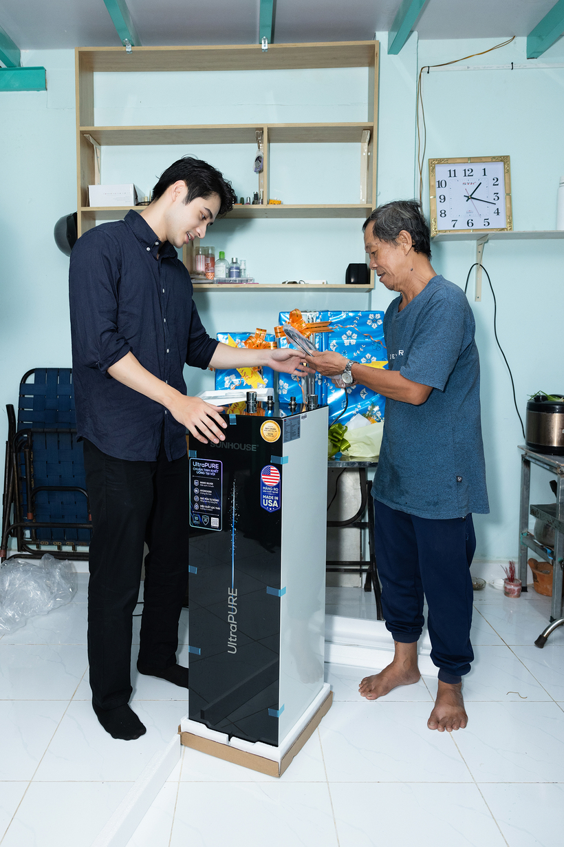 CEO Phạm Kim Dung, Nam vương Tuấn Ngọc bàn giao nhà tình thương trị giá gần 80 triệu đồng - 4