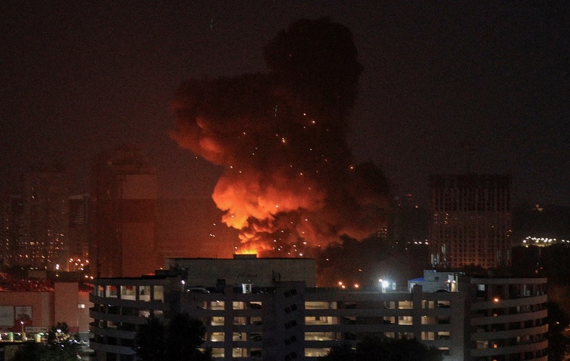 Cuộc tấn công bằng tên lửa của Nga gây nổ ở Kiev, Ukraine, ngày 2/9. Ảnh: Reuters