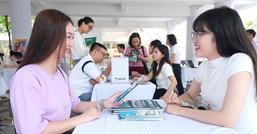 Tiền thưởng lễ Quốc khánh 2/9 có phải đóng thuế? Ảnh minh hoạ