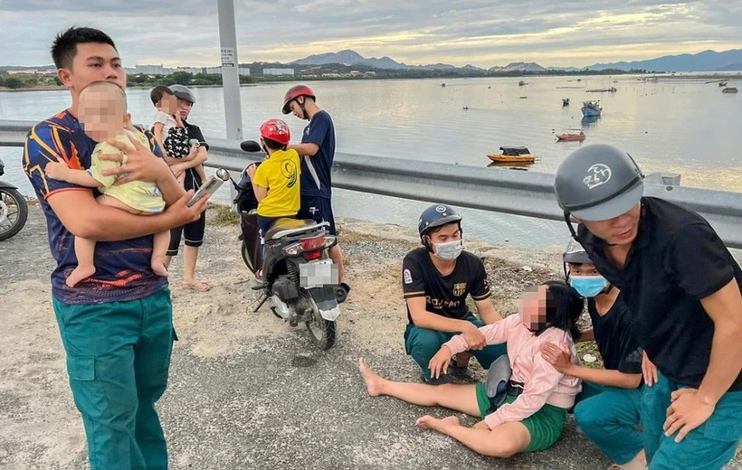 Hiện trường nơi người phụ nữ có ý định ôm con nhảy cầu. (Ảnh: PLO)