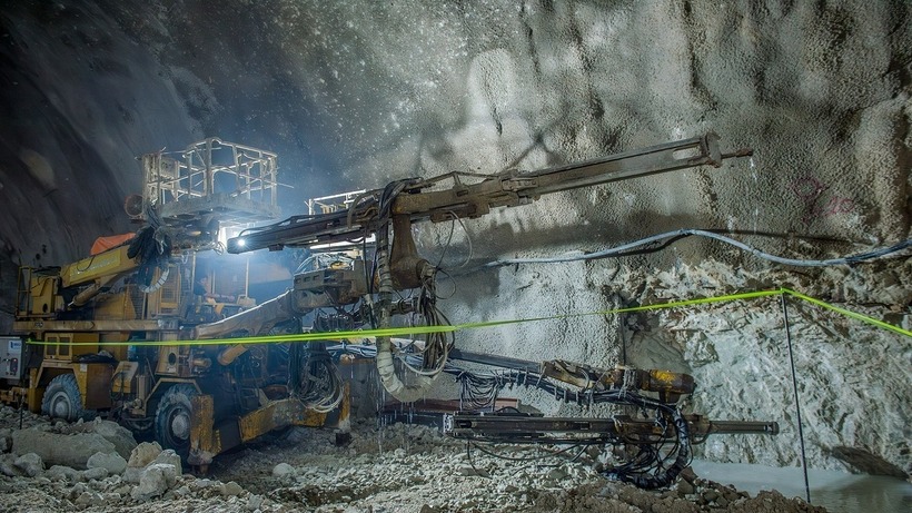 Sôi động trên các công trường giao thông ngày Tết Độc lập - 1