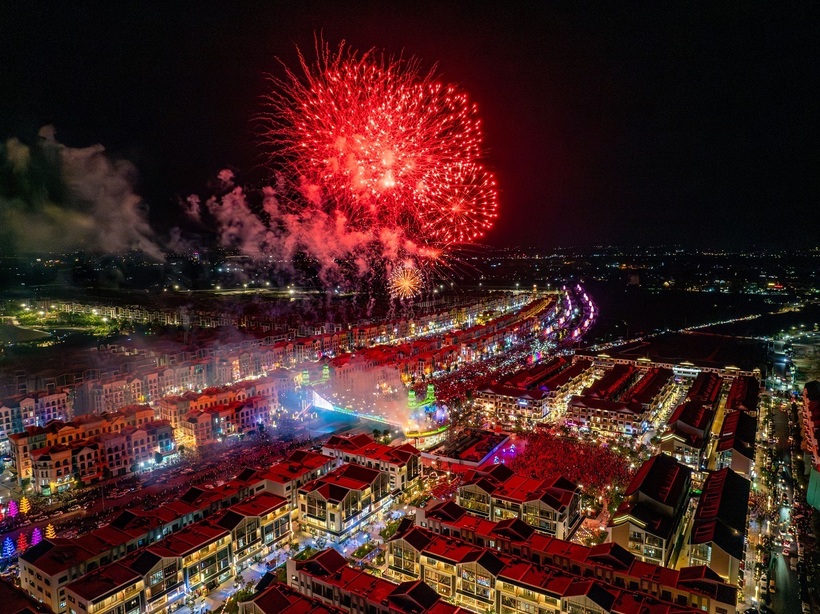 Đón và phục vụ 6 triệu người trong 3 ngày nghỉ lễ, “vũ trụ Vin” không có đối thủ - 1