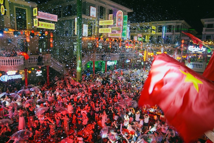 Đón và phục vụ 6 triệu người trong 3 ngày nghỉ lễ, “vũ trụ Vin” không có đối thủ - 2