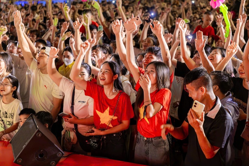 Đón và phục vụ 6 triệu người trong 3 ngày nghỉ lễ, “vũ trụ Vin” không có đối thủ - 4