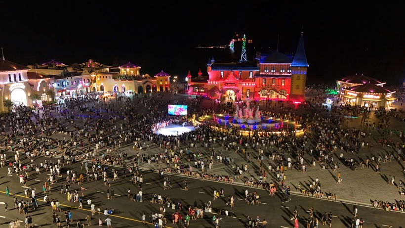 Đón và phục vụ 6 triệu người trong 3 ngày nghỉ lễ, “vũ trụ Vin” không có đối thủ - 6