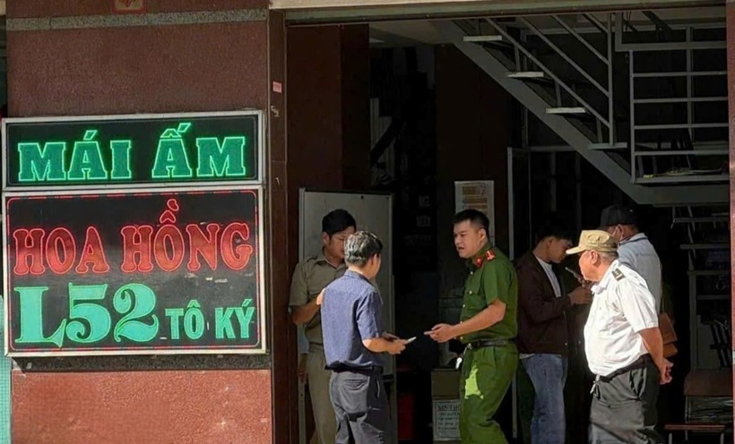 Lực lượng chức năng điều tra sai phạm xảy ra tại mái ấm Hoa Hồng. Ảnh: Bảo Vệ Pháp Luật