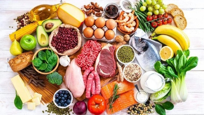 Chế độ ăn uống đóng vai trò quan trọng trong việc kiểm soát huyết áp. Ảnh minh họa