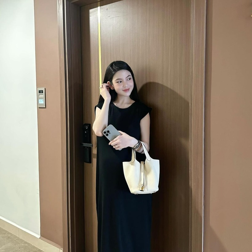 Chu Thanh Huyền mạnh tay chi tiền sắm hàng hiệu.