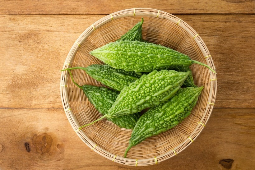 Uống mỗi ly nước mướp đắng mỗi ngày có thể giúp bạn nhận được đầy đủ những lợi ích của loại quả này.