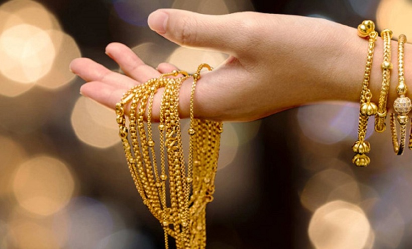 Vàng 10k thường có màu sắc nhạt hơn so với các loại vàng có karat cao hơn như vàng 14k hoặc vàng 18k.Ảnh minh họa