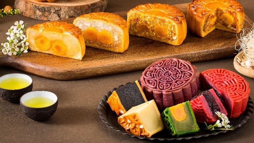 Bánh trung thu chứa rất nhiều calo từ đường, bột mì và các loại nhân như đậu xanh, hạt sen, trứng muối.