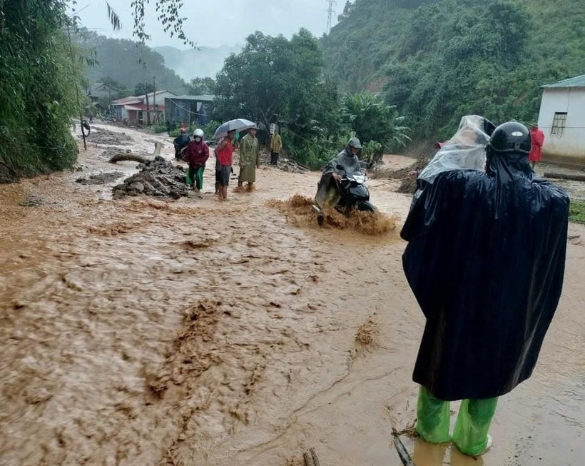 Trước tình hình mưa lũ do bão số 3, Sở GDĐT tỉnh Điện Biên và Sơn La đã có công văn khẩn về việc cho học sinh nghỉ học để đảm bảo an toàn. Ảnh minh họa