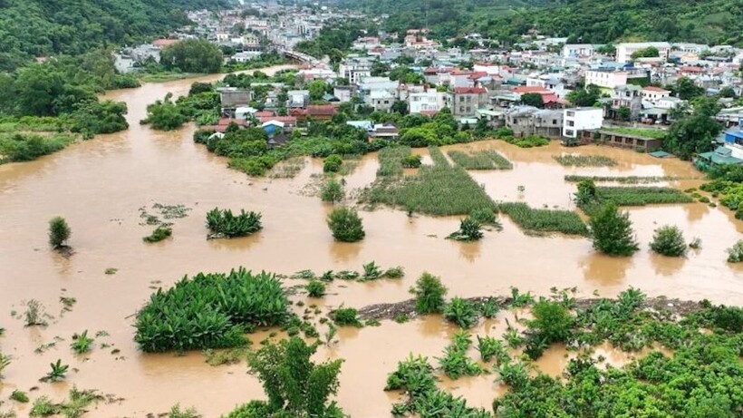 Mưa lớn kéo dài đã gây ngập úng khu vực thị trấn Hát Lót, huyện Mai Sơn, tỉnh Sơn La