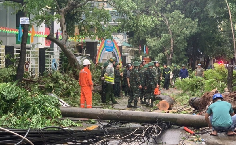 Các cơ sở giáo dục trên địa bàn TP.Hà Nội đang tập trung khắc phục hậu quả sau cơn bão số 3. (Ảnh: VOV)