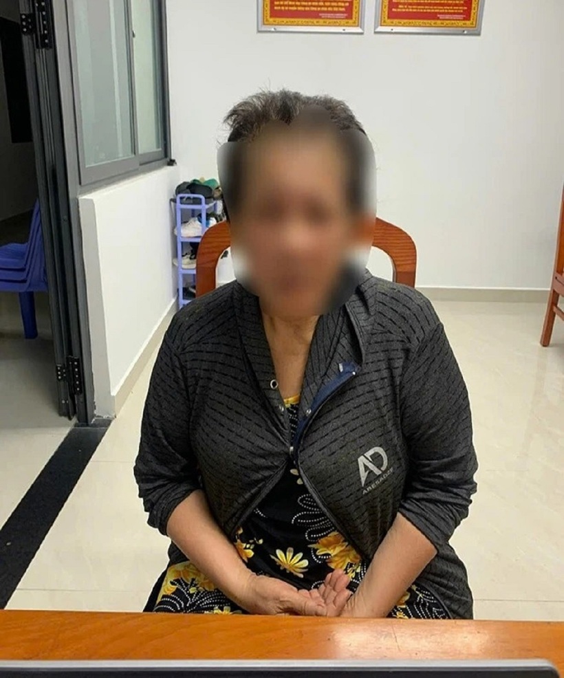 Chủ khách sạn nơi bắt quả tang 3 cặp đôi mua bán dâm. Ảnh: Công an Bình Thuận