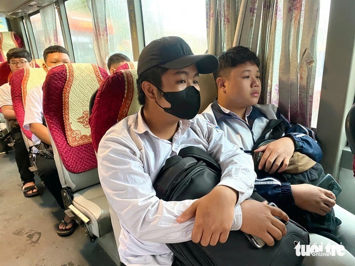 Trong buổi chiều đầu tiên 9/9, 3 xe đã đưa đón được hơn 100 học sinh. Đến sáng 10/9 đón được hơn 80 học sinh.