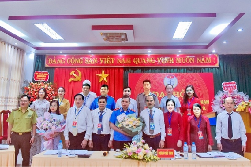 Ban Chấp hành khóa V ra mắt đại hội. Tại đại hội, Luật gia Bàn Văn Thạch đã được bầu làm Chủ tịch HLG tỉnh Bắc Kạn khóa V (nhiệm kỳ 2024-2029).