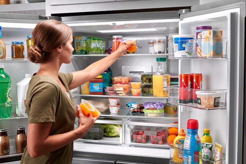 Tại sao không nên để thức ăn nóng trực tiếp vào tủ lạnh?