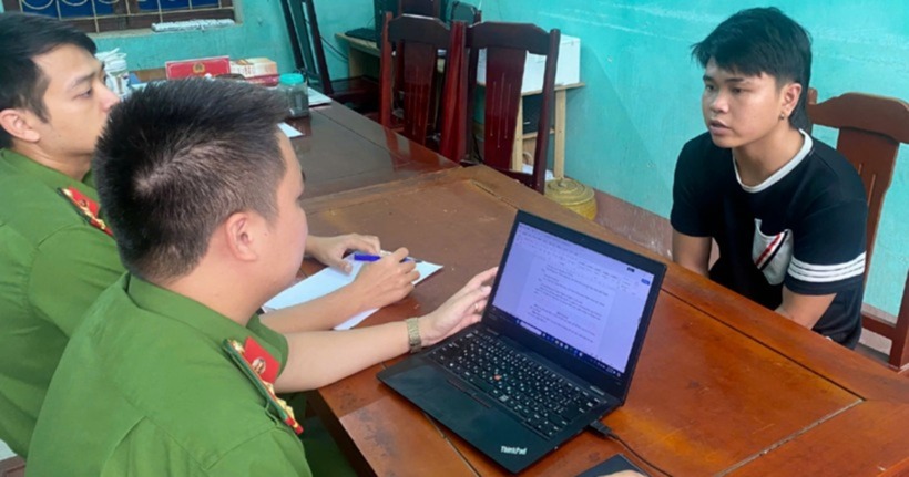 Phạm Văn Ngọc tại cơ quan công an.