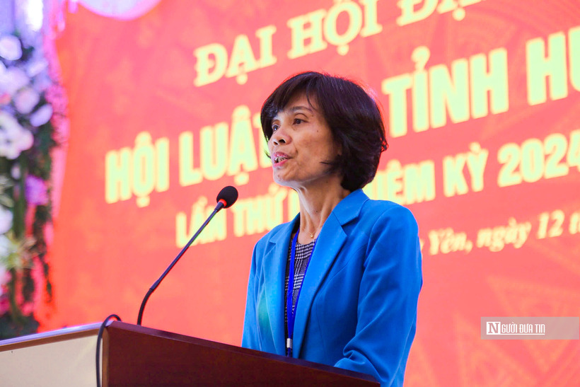 Bà Lê Thị Kim Thanh – Phó Chủ tịch Hội Luật gia Việt Nam phát biểu tại đại hội.