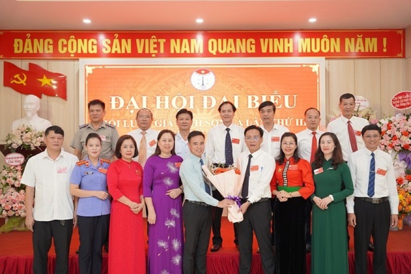 Ban Chấp hành Hội Luật gia tỉnh Sơn La khóa III ra mắt Đại hội.