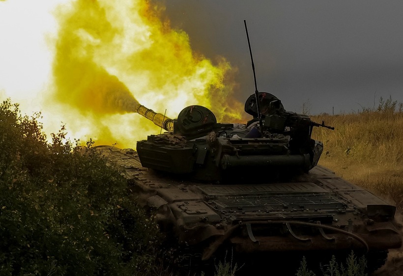 Nga siết chặt "vòng vây hỏa lực" ở Donbass. Ảnh: Reuters