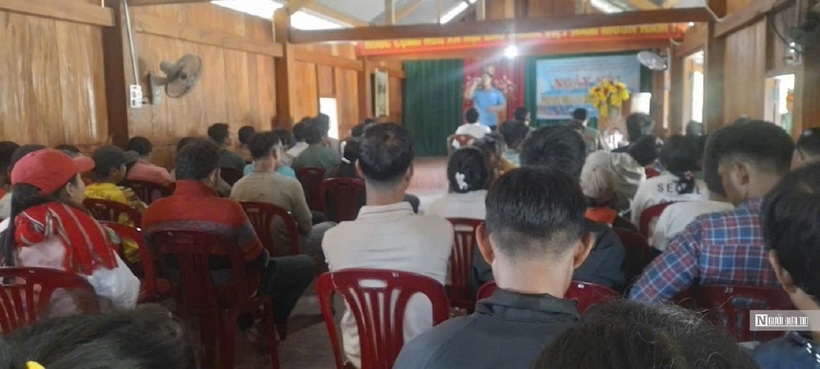 Hàng trăm người dân tham gia tập huấn kỹ năng ứng phó động đất.