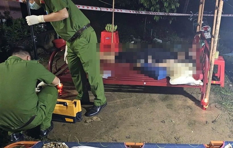 Công an khám nghiệm hiện trường vụ việc. Ảnh: Báo Pháp luật VN