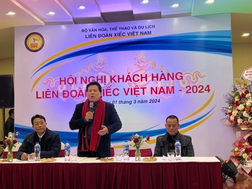 NSND Tống Toàn Thắng (đứng) tại Hội nghị khách hàng của LĐ Xiếc Việt Nam năm 2024. Ảnh: Tổ Quốc