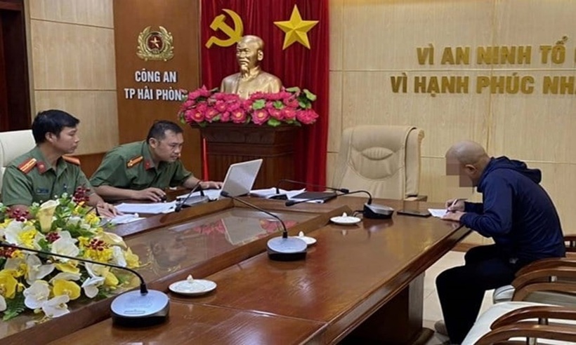 Người liên quan đến vụ việc tại cơ quan chức năng.