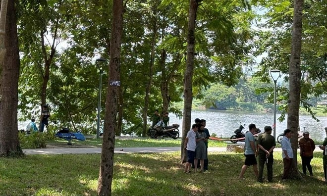 Lực lượng công an đã nhanh chóng có mặt để bảo vệ hiện trường. Ảnh: Báo Lao động.