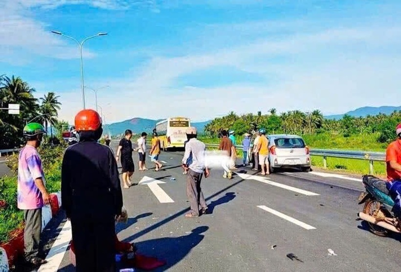 Hiện trường vụ tai nạn khiến 2 vợ chồng tử vong thương tâm. Ảnh: VTC News