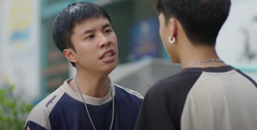 Chải tức giận đuổi Tả đi.