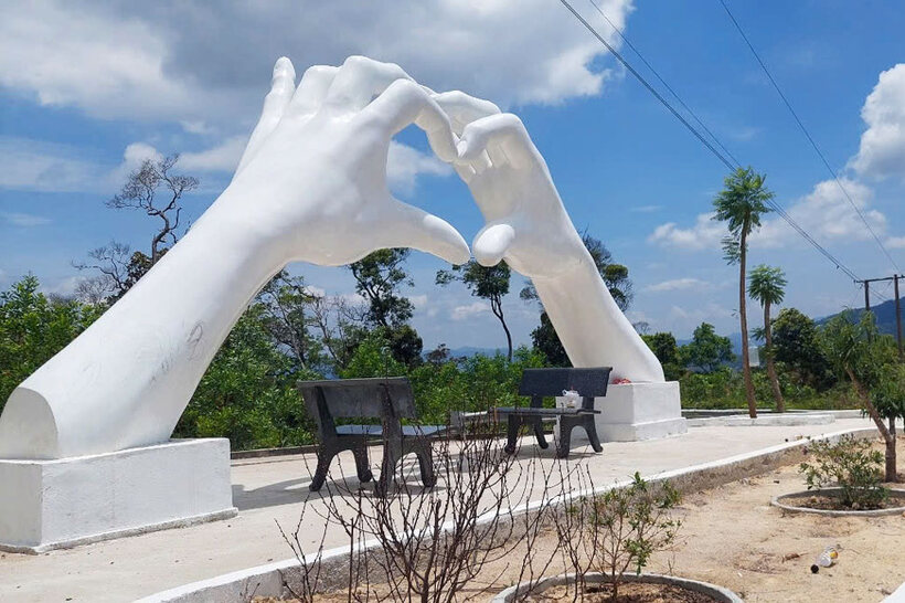 Công trình bàn tay 480 triệu đồng do xã Canh Liên (huyện Vân Canh, Bình Định) làm chủ đầu tư. (Ảnh: Người lao động)