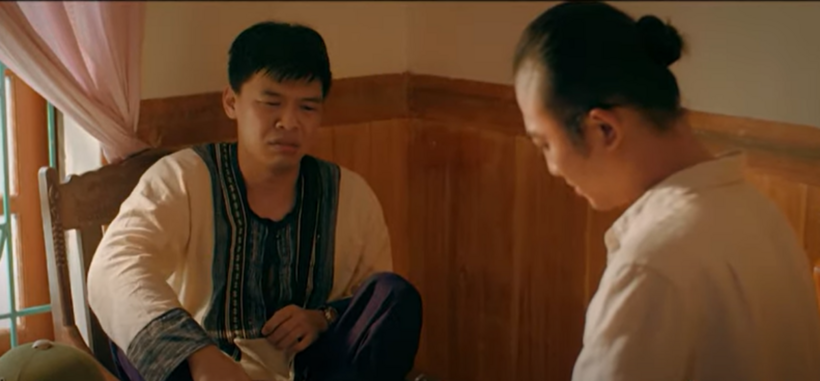 Lý "toét" bán cho Hồng camera đời mới nhất.