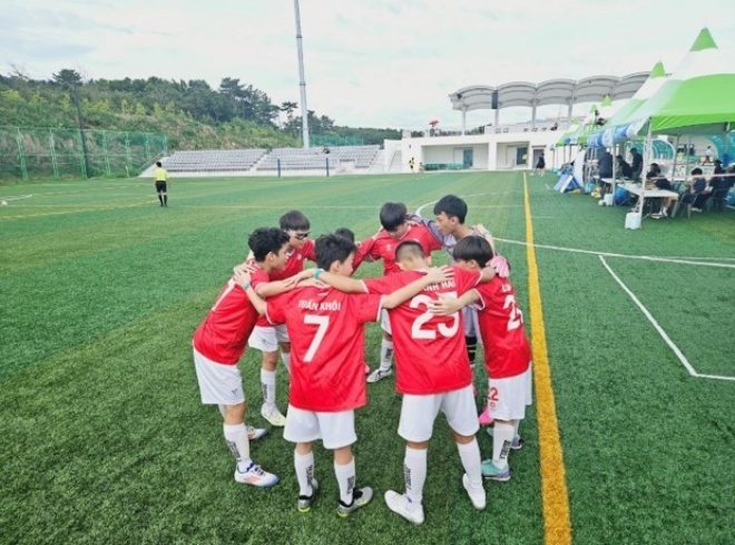 Học viện bóng đá của HLV Park Hang Seo gây quỹ ủng hộ trẻ em vùng lũ - 2