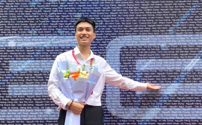Hiếu giành học bổng toàn phần tại Viện Bách khoa Paris, kéo dài 4 năm. Ảnh: Vietnamnet.