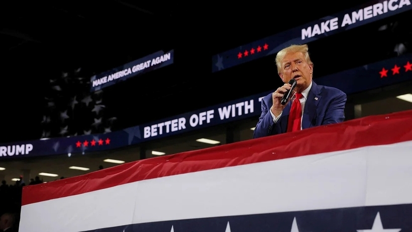 Ông Trump tại buổi vận động tranh cử ở Michigan hôm 17/9. Ảnh: CNN