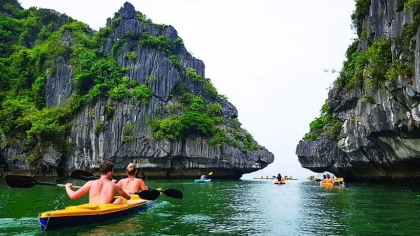 Được mệnh danh là "vịnh Hạ Long thu nhỏ", vịnh Lan Hạ nổi tiếng với vẻ đẹp hoang sơ, thơ mộng. Ảnh minh họa