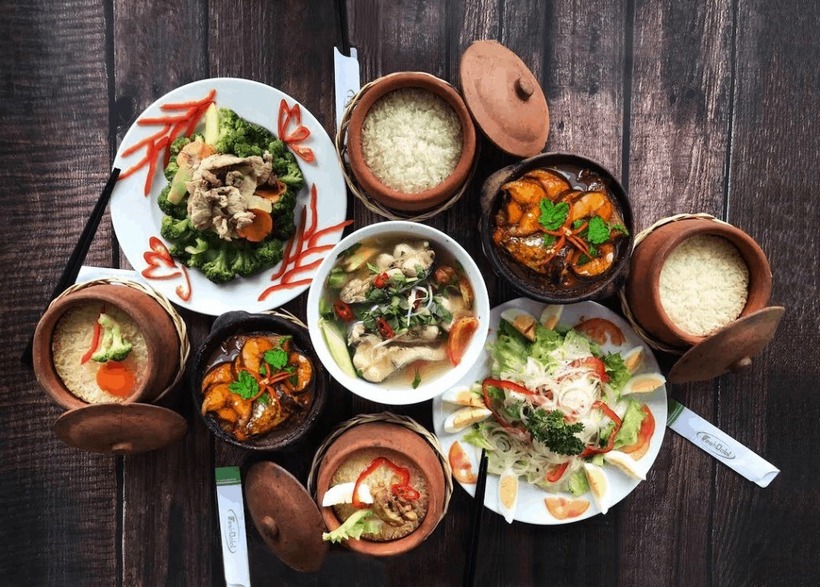Với hương vị độc đáo, thực đơn đa dạng và giá cả phải chăng, cơm niêu Đà Nẵng chắc chắn sẽ mang đến cho bạn những trải nghiệm ẩm thực tuyệt vời. Ảnh minh họa