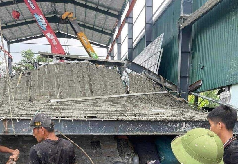 Khu vực hiện trường vụ sập giàn giáo. Ảnh: VietNamnet