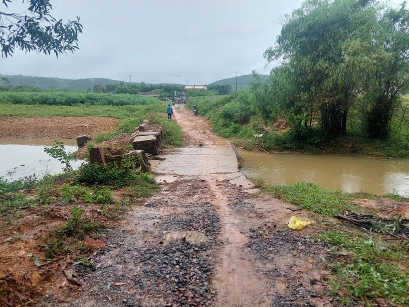 Nơi cháu T. không may rơi xuống mất tích. (Ảnh: PLO)